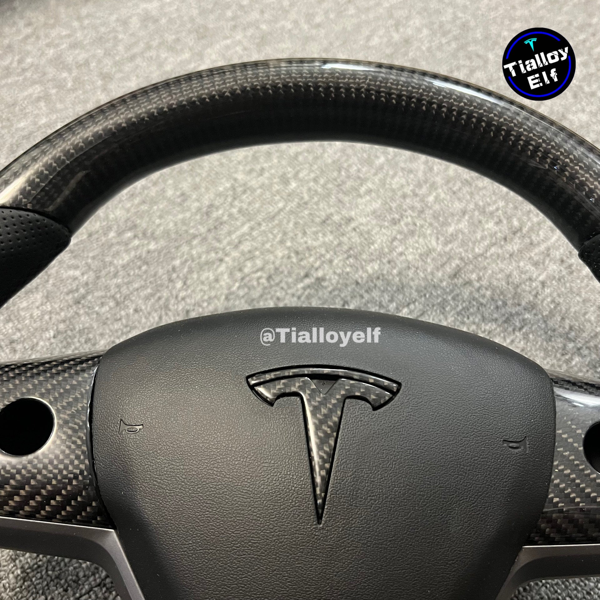 Model 3 & Y - Sport Grip Steering Wheel - Real Molded Carbon Fiber Jean