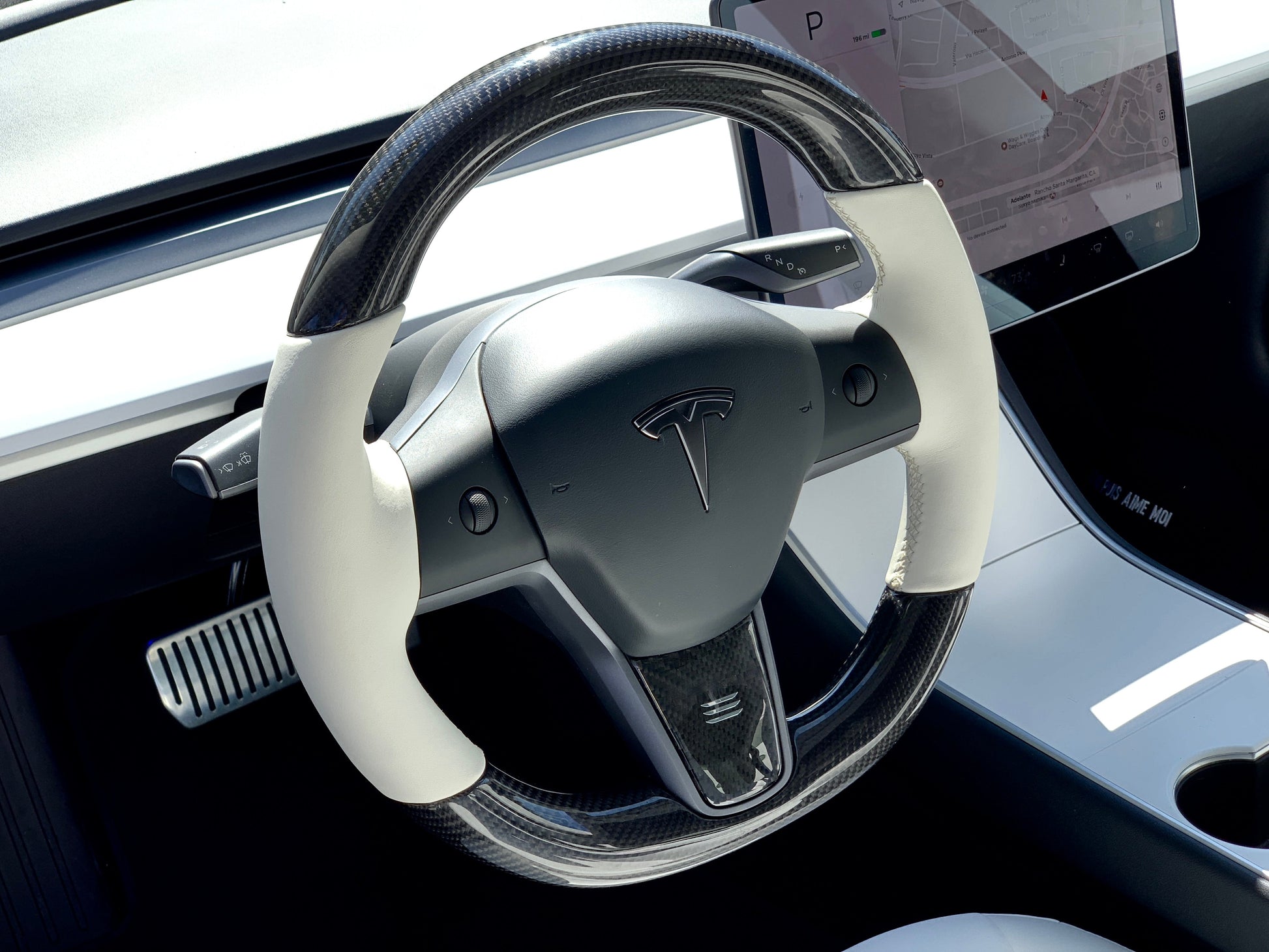 Model 3 & Y Steering Wheel Applique Joan